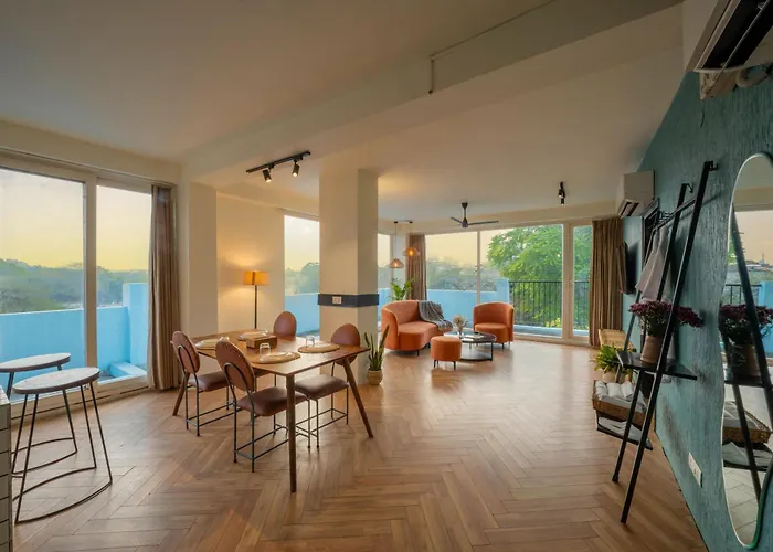 Minimalist Poshtel & Suites